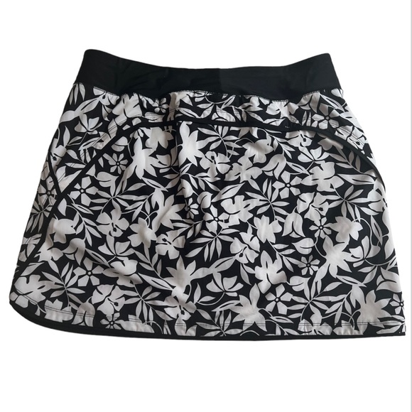 Lands End Athletic Floral Black/White  Skort size 12 - Picture 9 of 9
